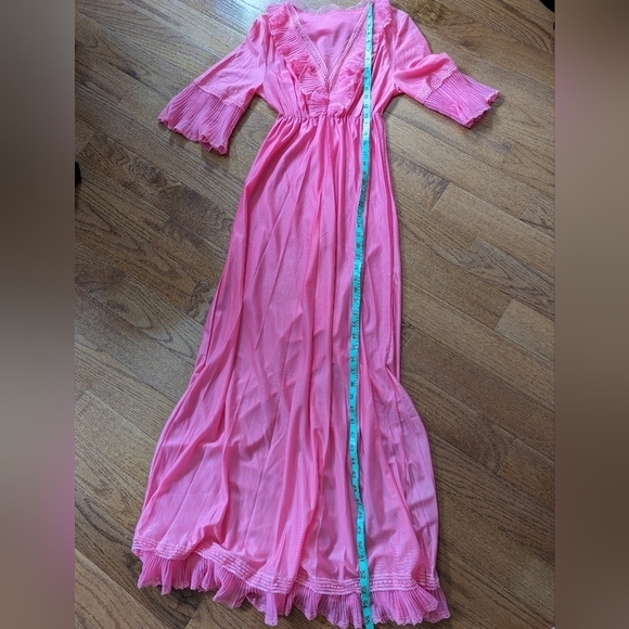 Vintage pink frilly nightgown dress small - Picture 10 of 11